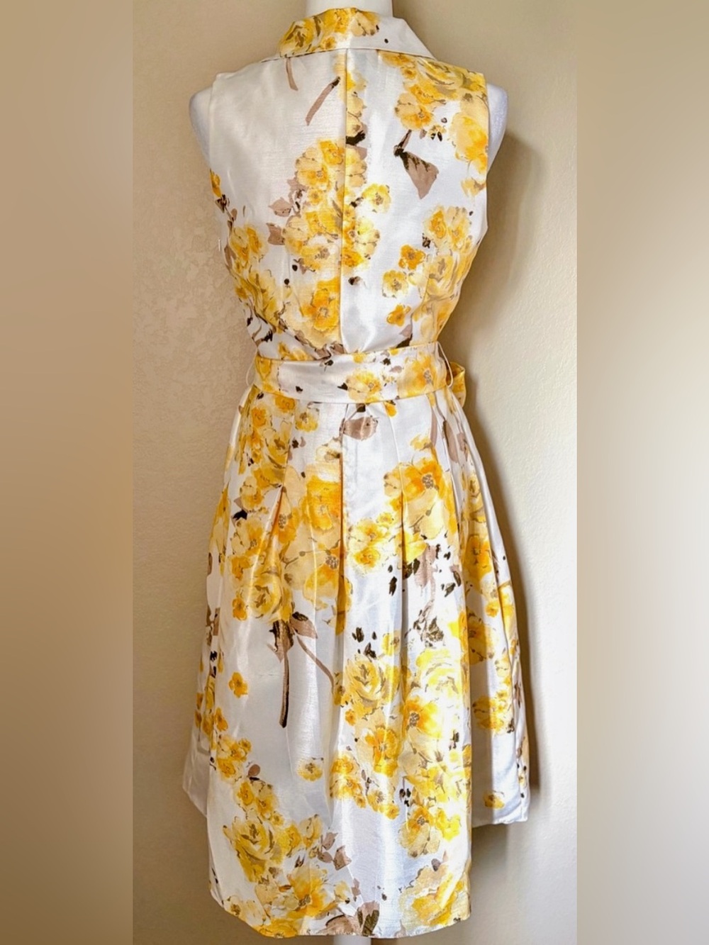 Jessica Howard Dress in Yellow Floral Print - Picture 3 of 5